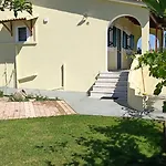 Semesterbostad Penelia Next To Golf Courses
