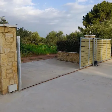 Casa de Férias Penelia Next To Golf Courses Romanu